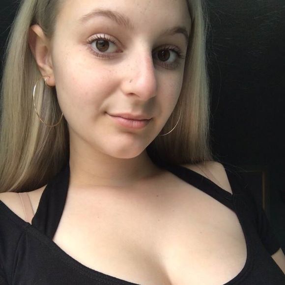 Meet your Posher, Myriam - Picture 1 of 1